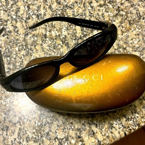 Gucci Black Sunglasses with Gold Case - Picture 1 of 6